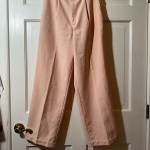 Vintage Levi’s Chic Peach Wide-Leg Pleated Trousers with matching belt